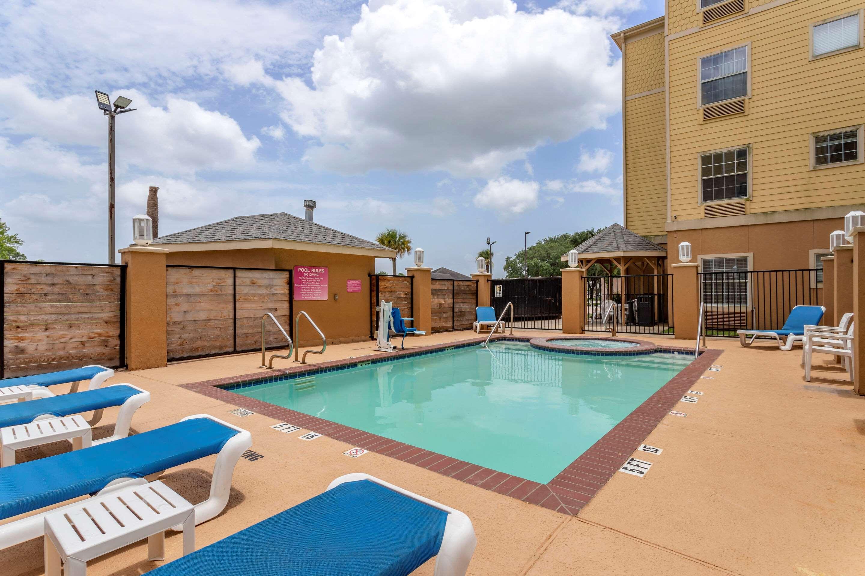 Mainstay Suites Port Arthur - Beaumont South מראה חיצוני תמונה